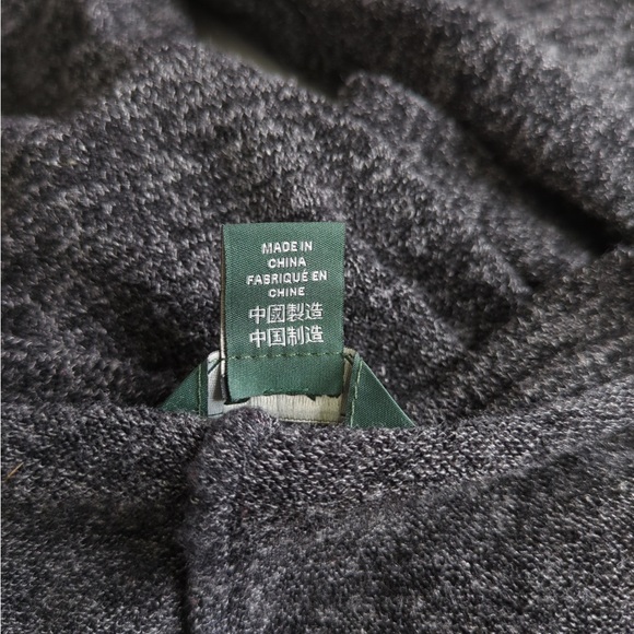 🎅🏻 3/$50 👯‍♀️Host Pick⚡️Roots Grey Sweater - Picture 4 of 7